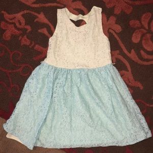Girl’s Dress